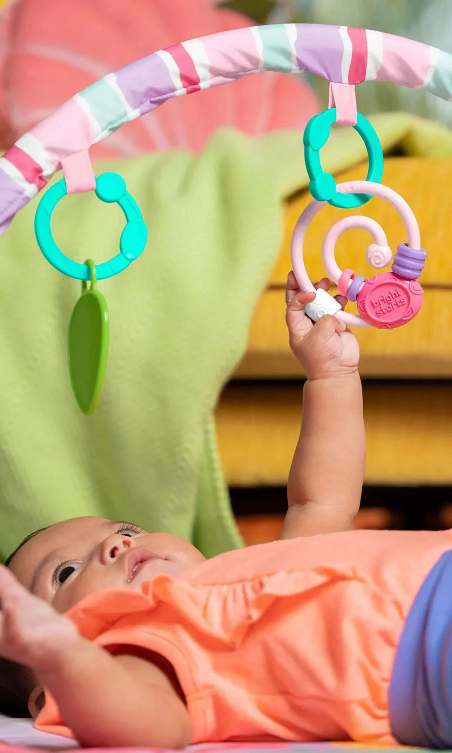 Bright Starts Pink Palms Tiki Toy Bar Activity Gym and Tummy Time Mat - Image 4