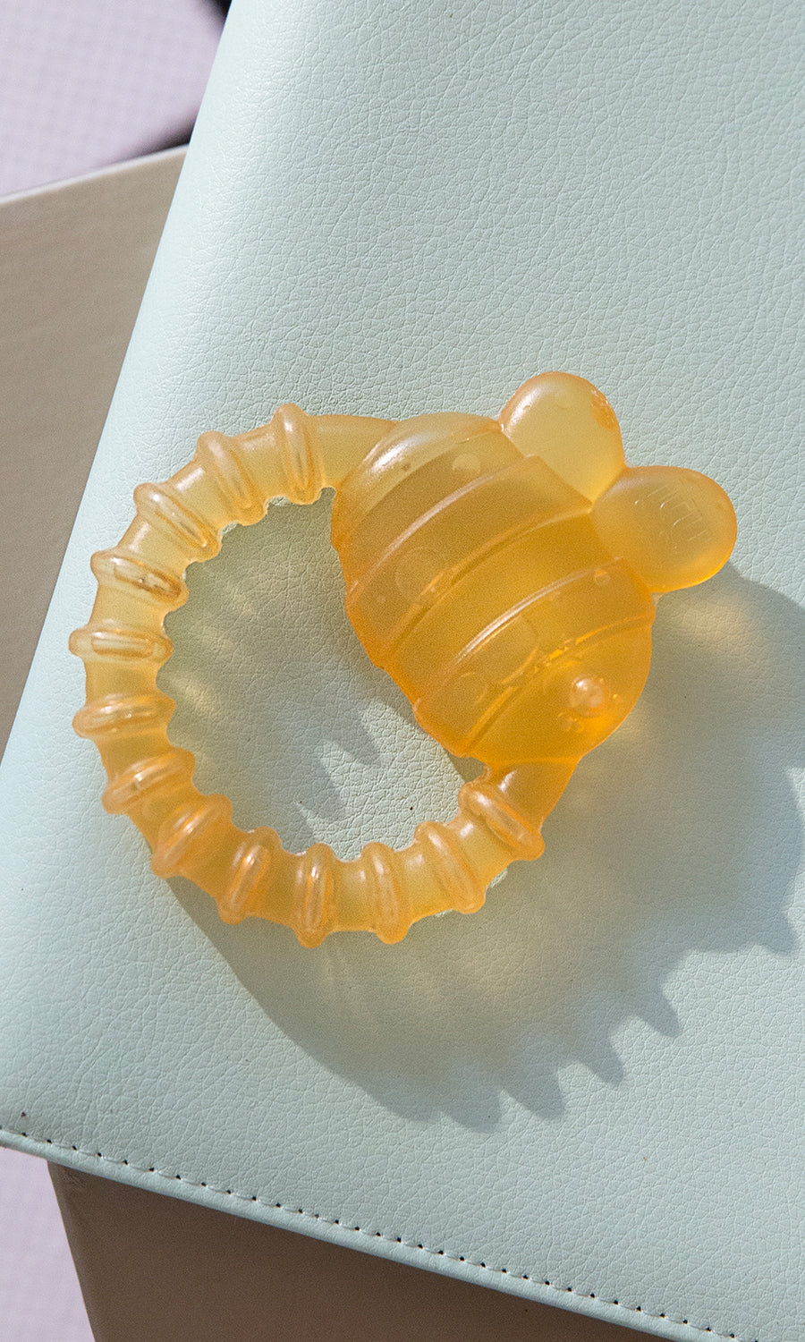 Cool Bite Water Teether - Bomby - Image 4
