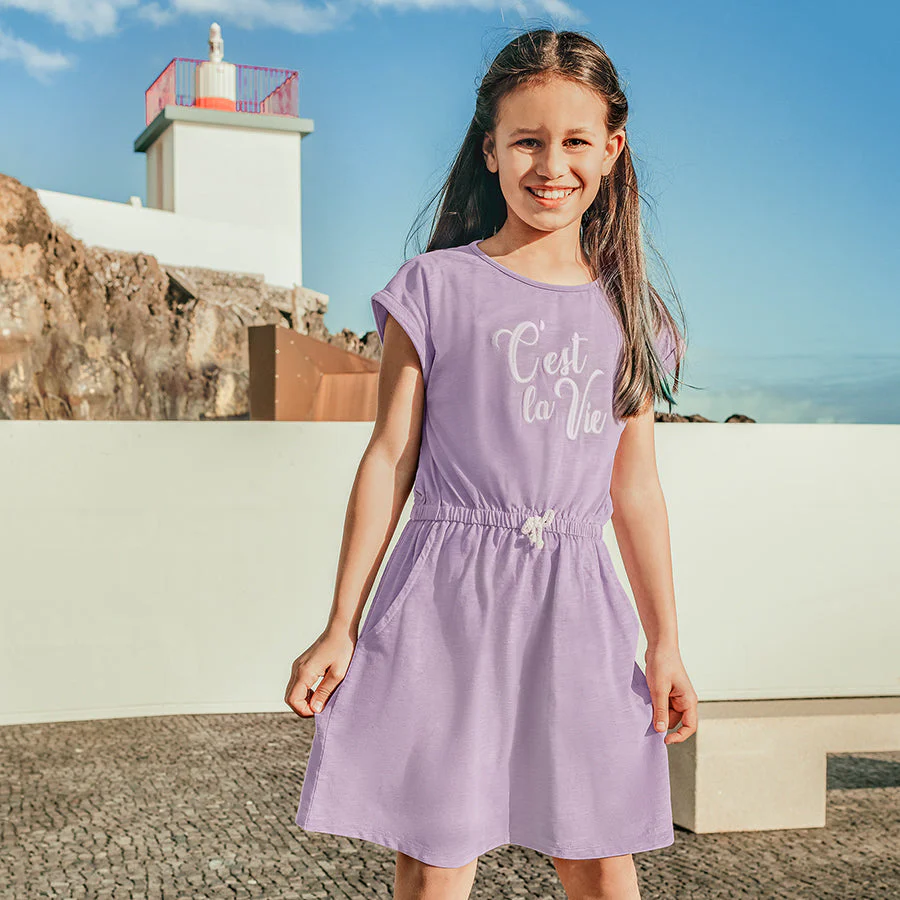 Girls Purple sleeveless dress with CEST LA VIE print - CC CCG2423481 - Image 2
