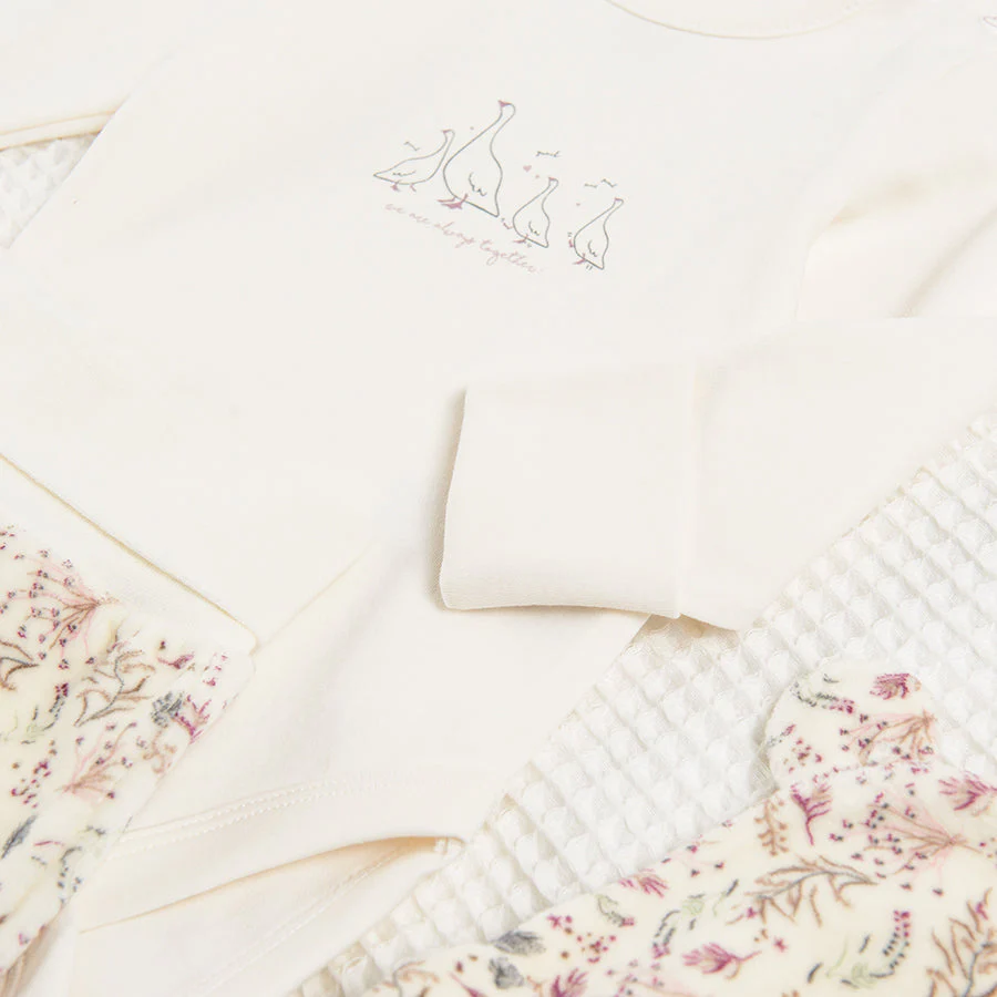 Girl's Set Bodysuit With Long Sleeves Half Rompers Cap Organic Cotton Mix CC CNG2500339 00 - Image 4